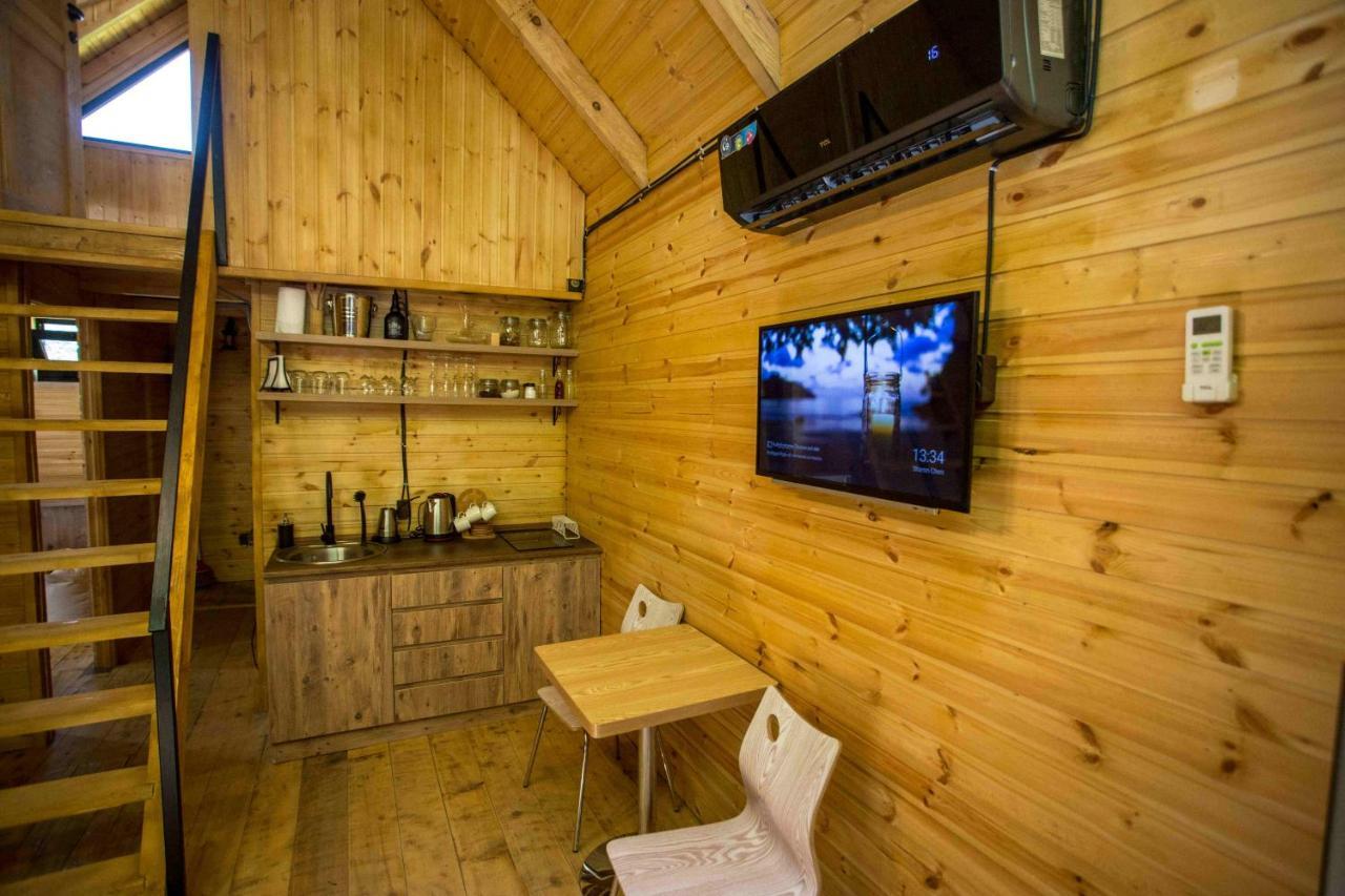 Woodpecker Ვუდფექერი Villa Batumi Exterior foto